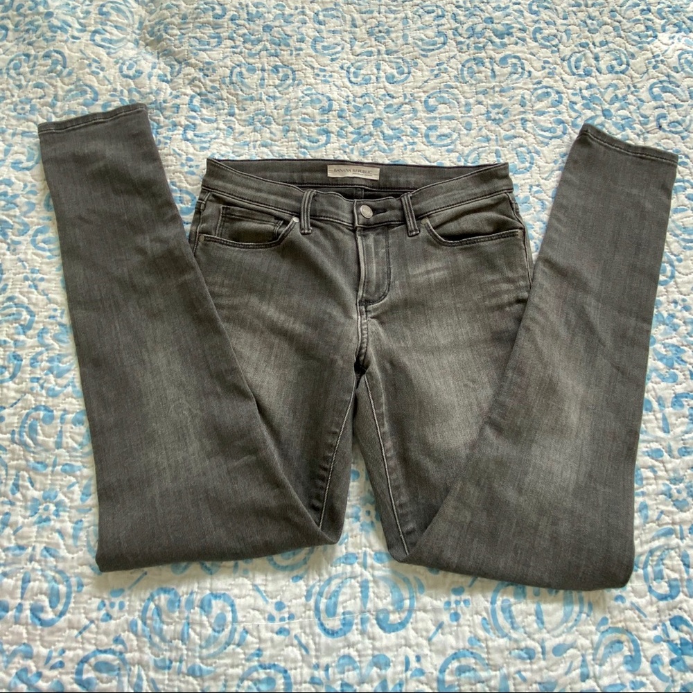 Banana Republic Grey Ripped Jeans / Size 26P